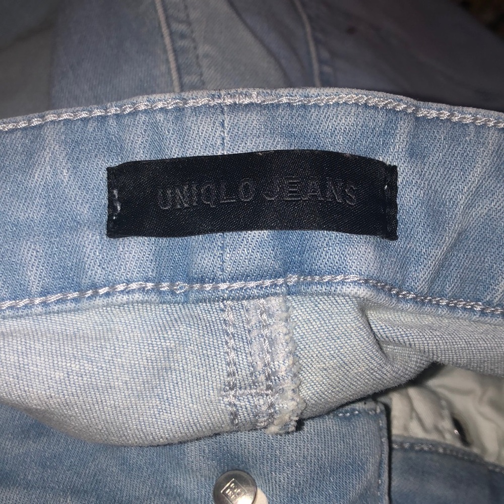 UNIQLO RIPPED JEANS - Picture 4 of 7